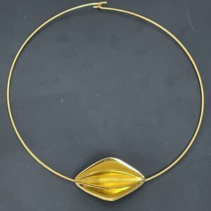 VINTAGE Signed MMA GOLD Plated Wire Choker Necklace 3D Pendant Statement Piece